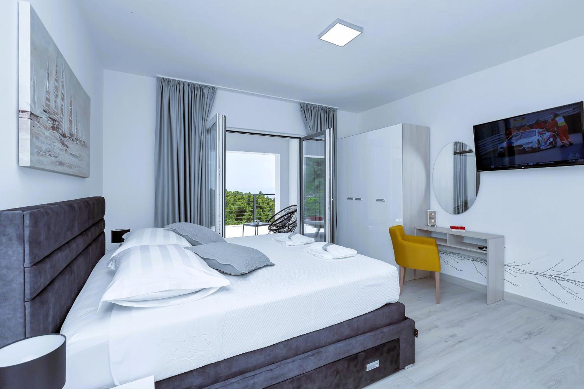 Vivace Mit Pool Und Traumhaften Meerblick Makarska