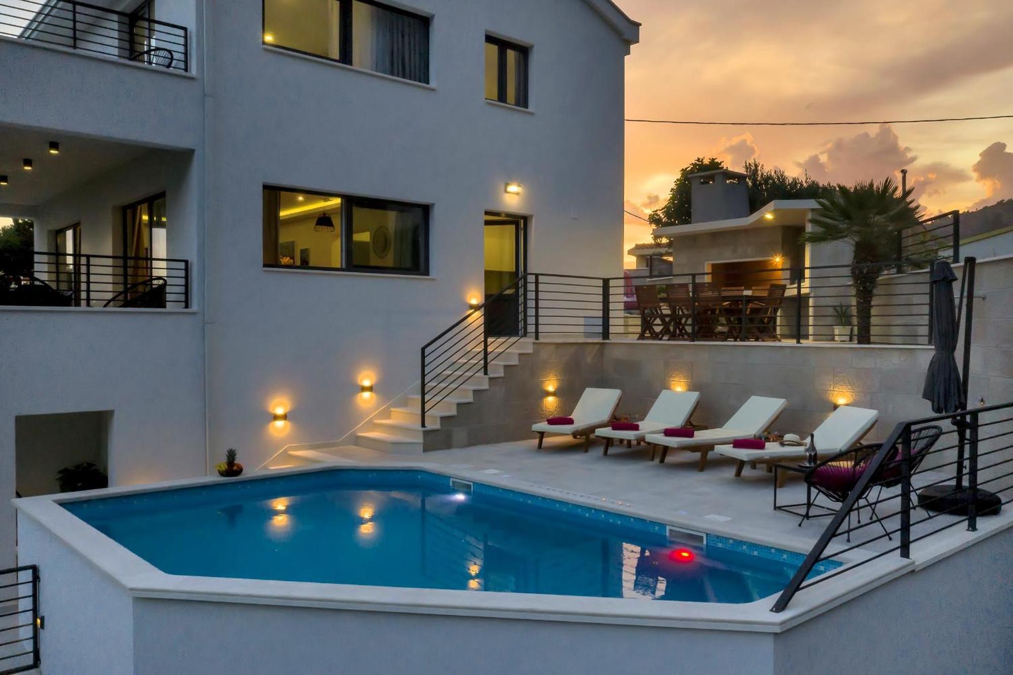 Vivace Mit Pool Und Traumhaften Meerblick Villa Makarska